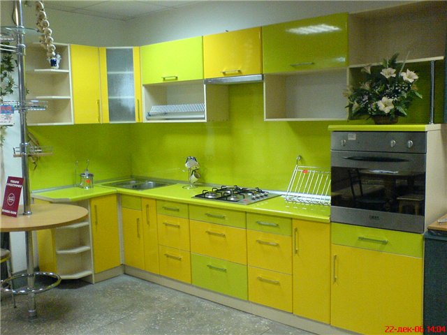 Желтые фасады для кухни